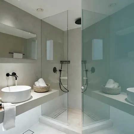 Luxury Milos Family 2 Bedrooms Well Furnished Interior Adamanta