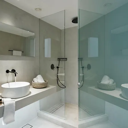 Luxury Milos Family 2 Bedrooms Well Furnished Interior Adamanta *
